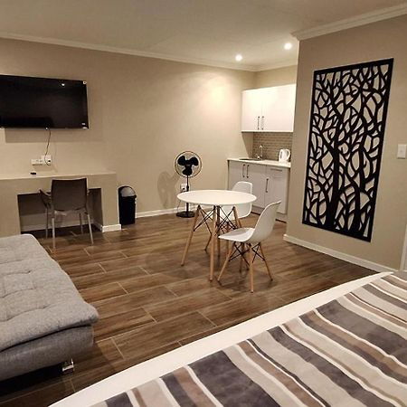 Bed and Breakfast Eagle Cove Honeydew Екстер'єр фото